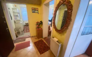 Apart la casa Bogdanestilor  curte  acces cu masina centrala proprie - Poză 15