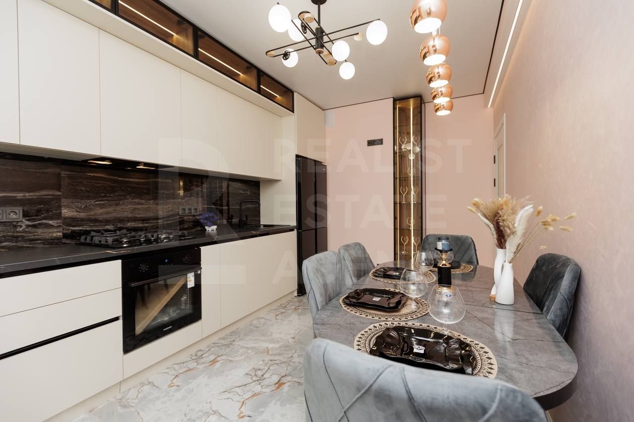 Vânzare, apartament, 2 camere, str. Cartușa, Dulești - Poză 1