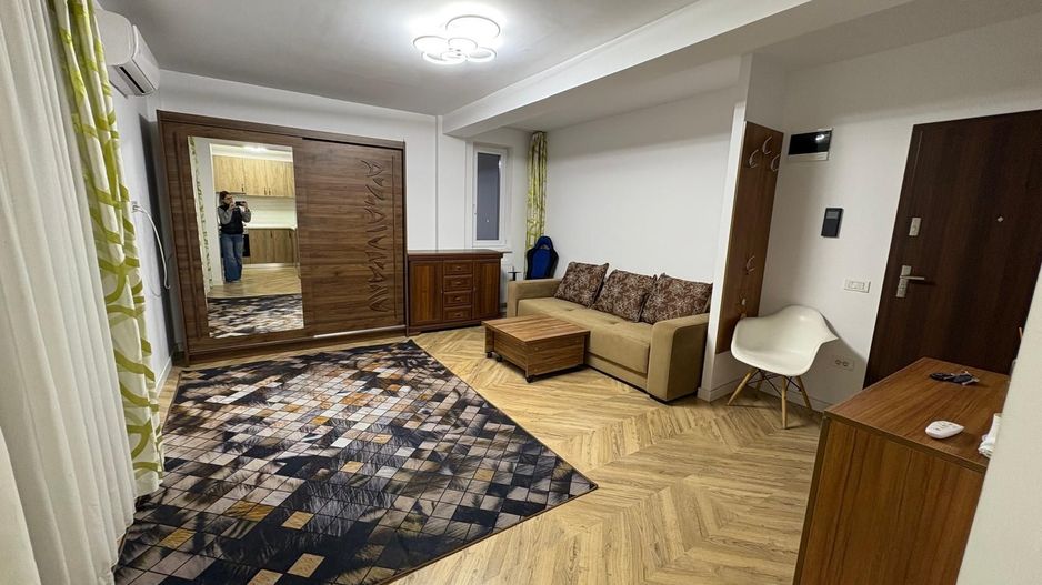 GARSONIERA- APARATORII PATRIEI,PARCARE INCLUSA, BLOC NOU, METROU 3 MIN - Poză 2