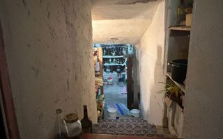 Vila impresionanta Husi + 2835 mp teren, P+1+M, constructie deosebita - Poză 8