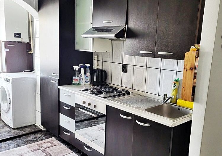 Codlea, apartament 2 camere decomandat, etaj 1, mobilat, 75000 euro - Poză 14