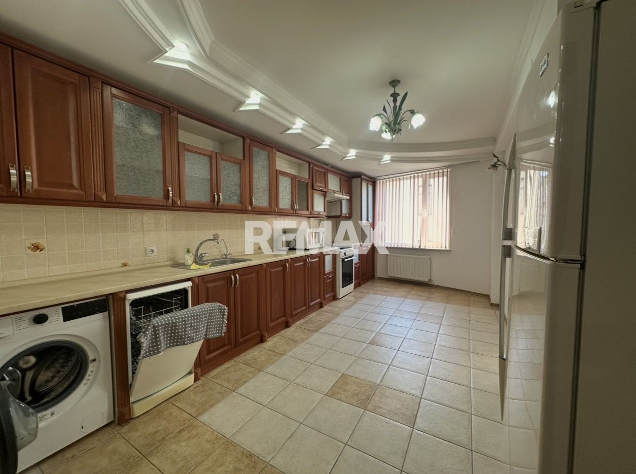 Apartament cu 2 odăi +living ultra centru, Mun. Chișinău - Poză 9