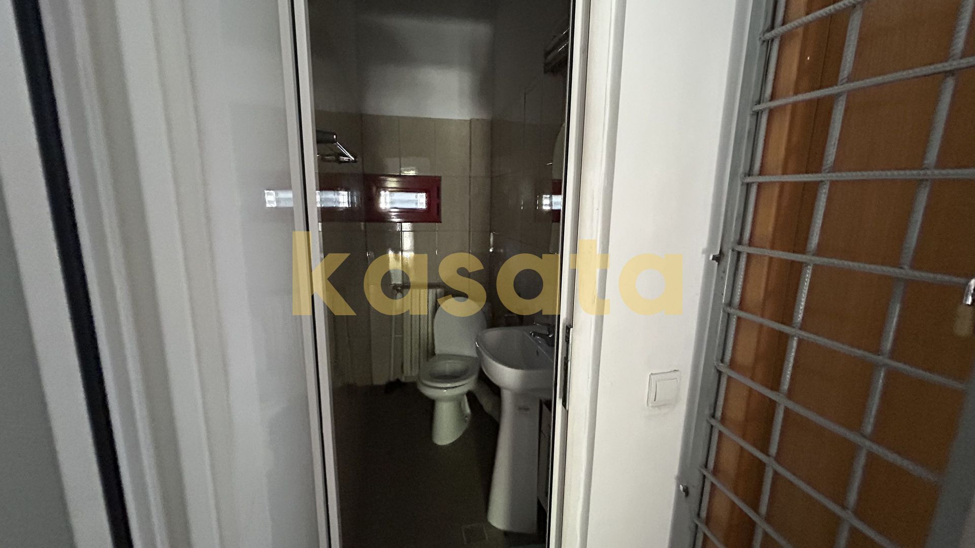 spatiu comercial I 83 mp utili I Bd Libertatii I central I vitrina 7mp - Poză 5