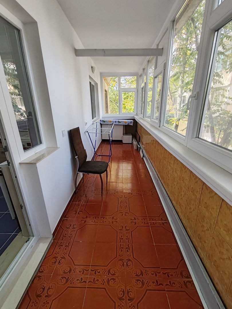 Apartament 3 camere decomandat etajul 1 65mp 500euro Nicolina 2 - Poză 9