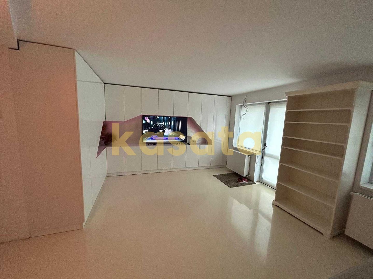 Garsonieră cochetă de închiriat – Șișești, confort și liniște - Poză 2