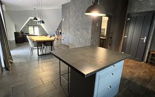 Închiriere apartament exclusivist 2 camere | Central | Terasă 20 mp - Poză 3