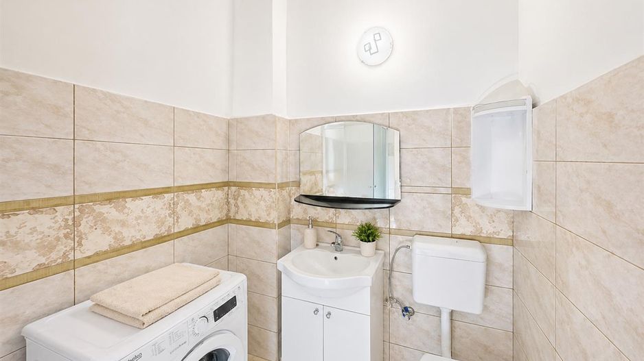 Casa cu spatiu comercial, 1.000mp teren anexe, areal Central, Reghin - Poză 8