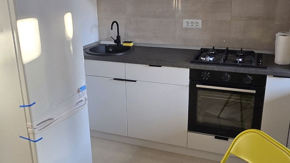 De inchiriat-apartament 2 camere, decomandat, etaj 1/5, Dr. Taberei - Plaza Mall - Poză 9