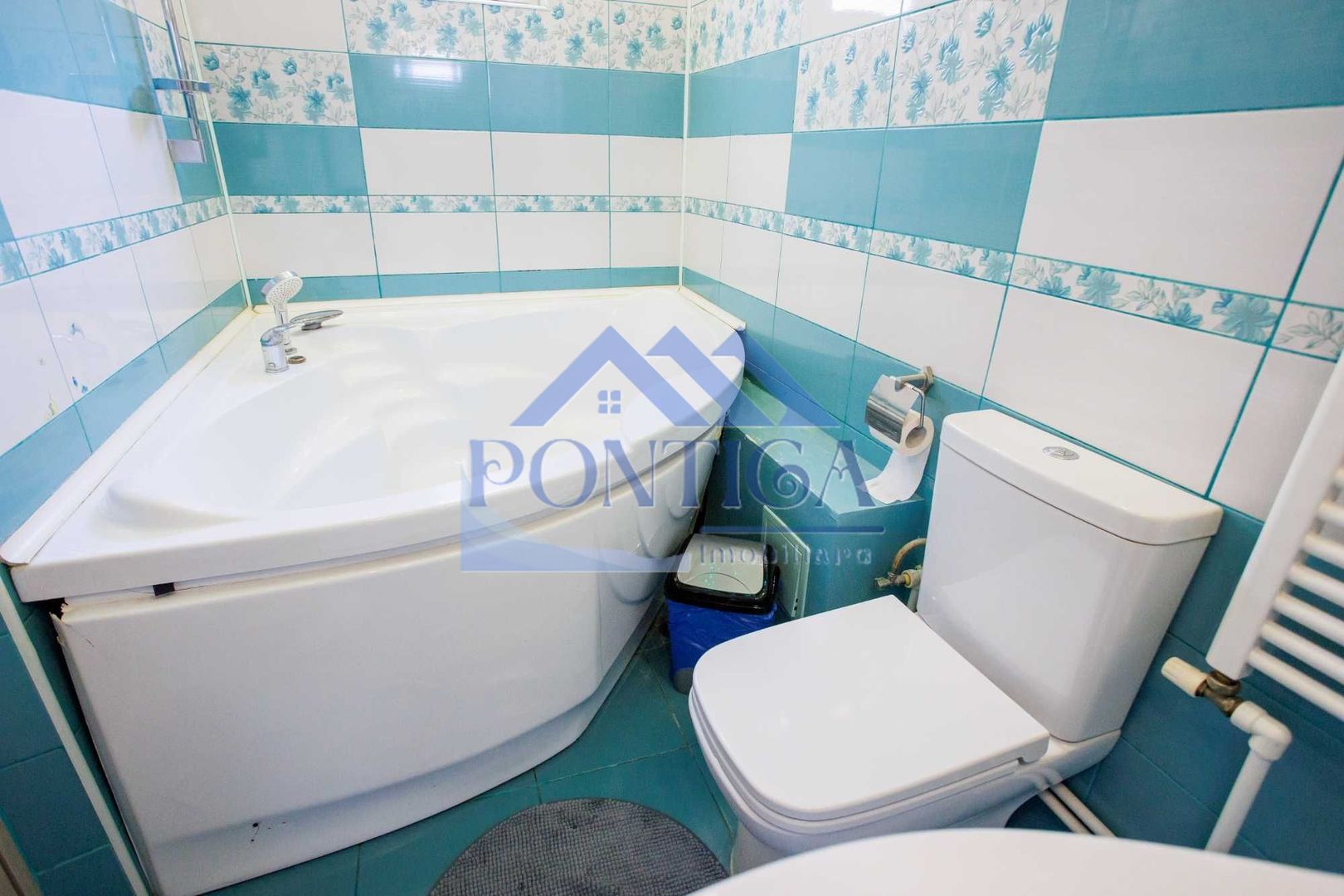 Vand apartament cu 3 camere decomandat ,confort 0,zona Brotacei - Poză 8