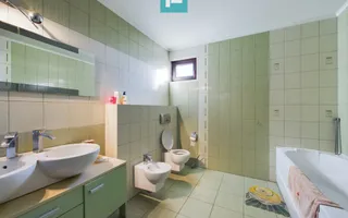Vilă spațioasă cu 8 camere, Grădiște - Poză 28