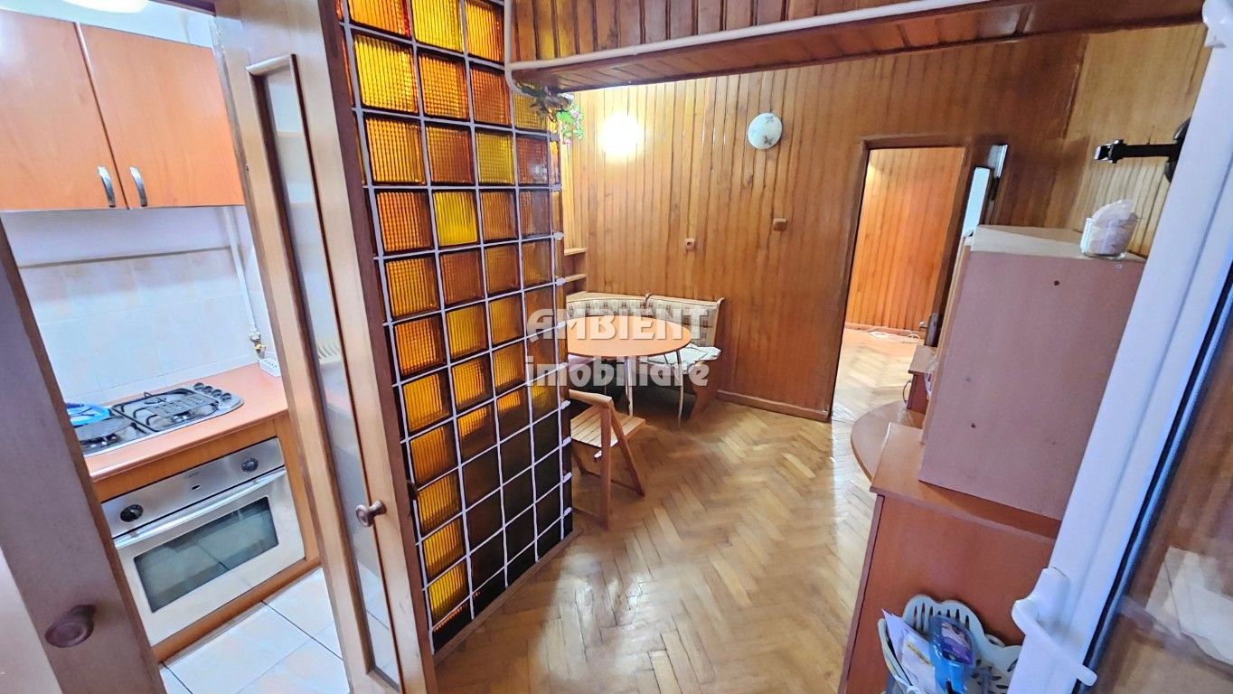 Apartament cu 3 camere, garaj, boxa, ETAJ 2, zona TRAIAN - PRIMARIE; - Poză 10