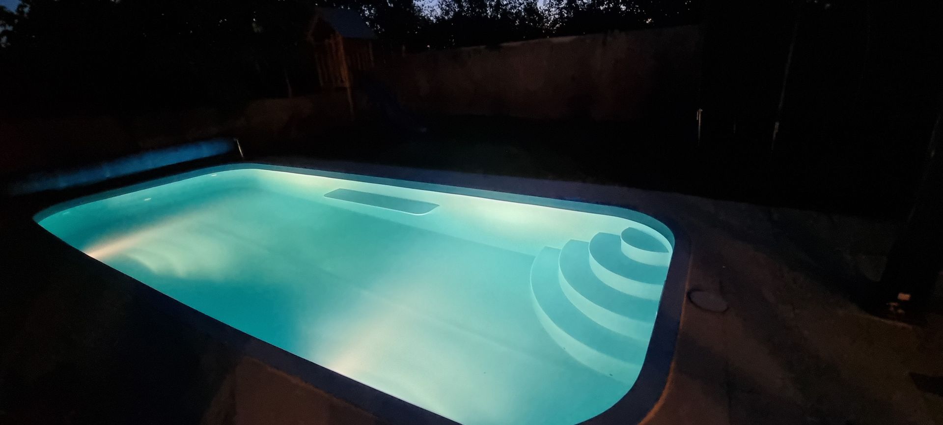 Vilă cu 5 dormitoare, 4 băi, 2 248mp teren, piscină. Preț: 229 000 Eur - Poză 41