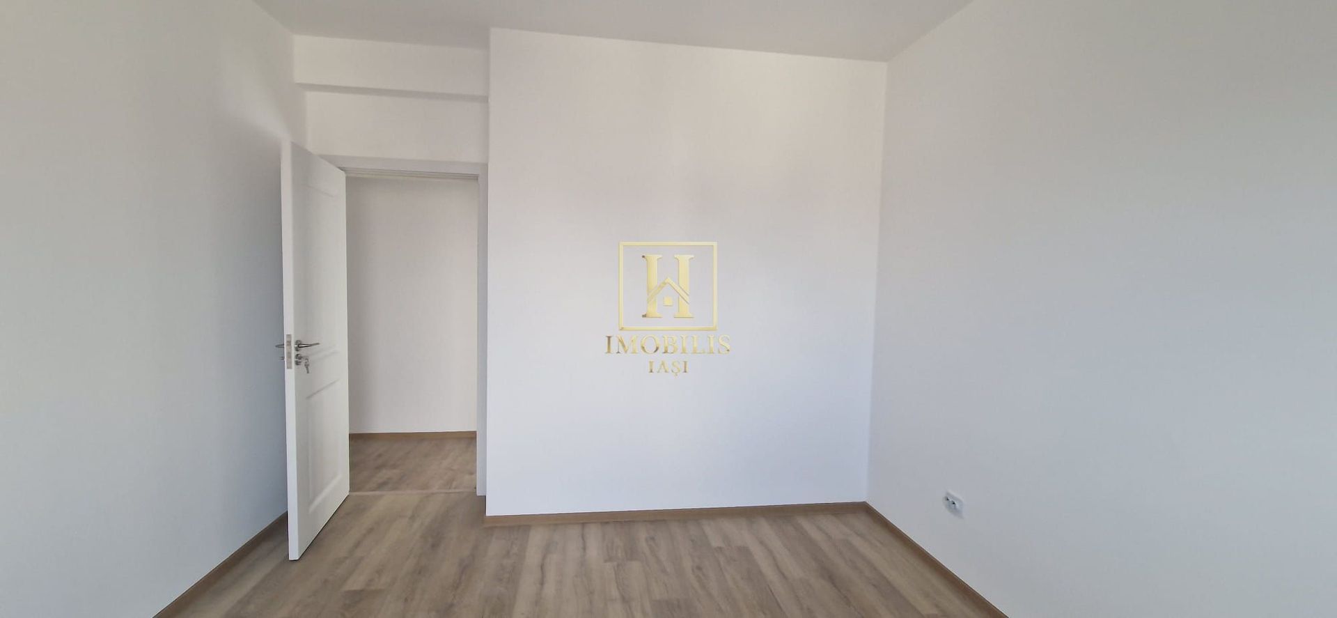 Apartament 3 camere 64 mp + loc de parcare Lunca Cetatuii 95000 euro - Poză 9