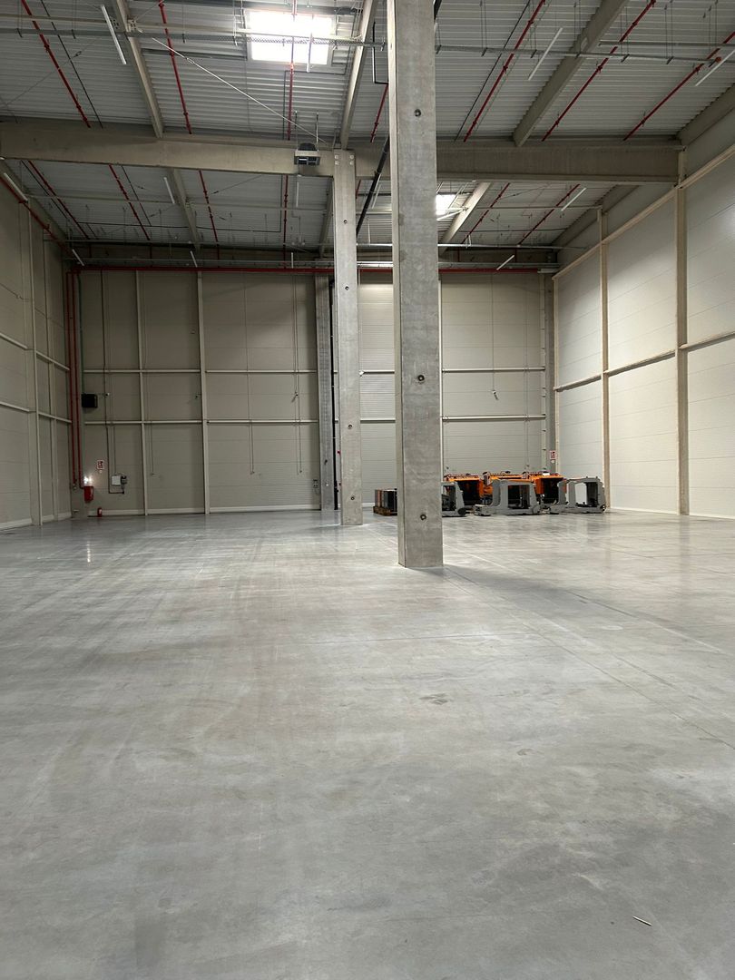 Spațiu cu rafturi pentru Logistică/Depozitare - Poză 8