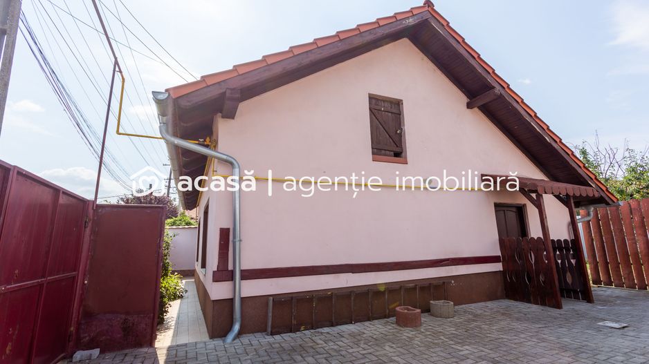 Casă cu 2 camere, renovată, în Bujac - Poză 2