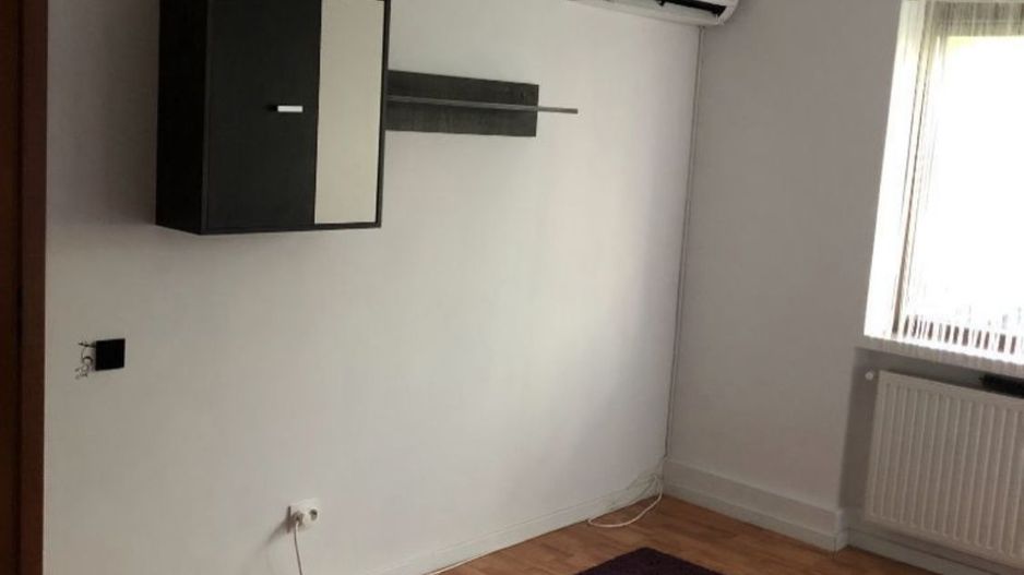 De vanzare apartament 3 camere - Poză 8