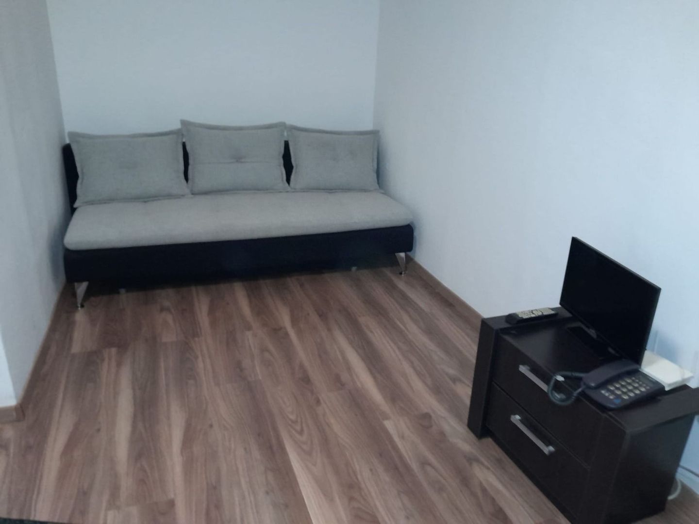 Garsoniera Aparatorii Patriei Spiru Haret Petfriendly - Poză 3