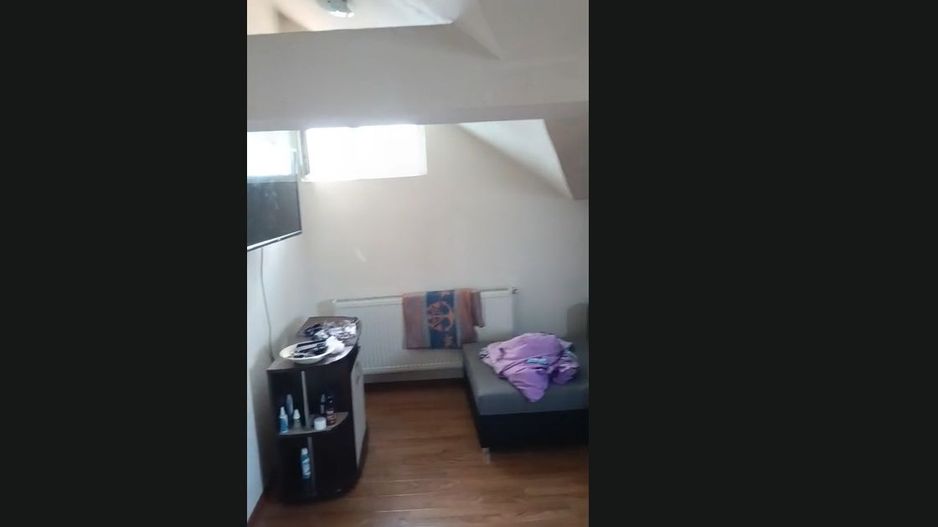 De vanzate - apartament 2 camera ( Mansarda) -zona Centrala - Poză 15