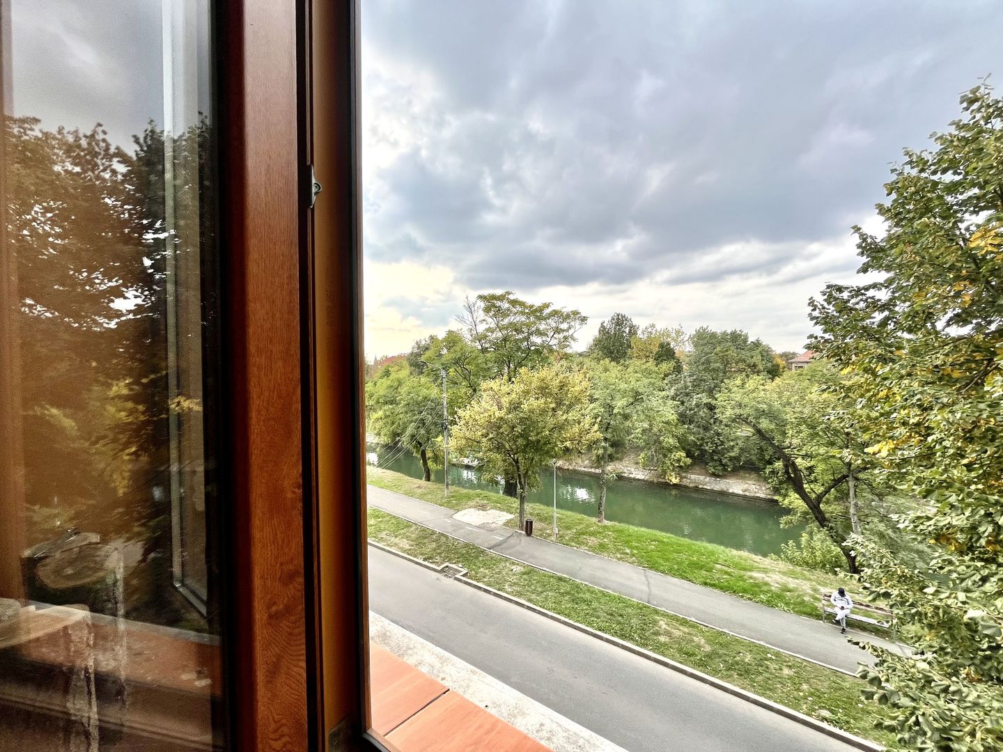 Apartament 2 camere, 80 mp, vedere la Bega, zona Central– Băile Neptun - Poză 2