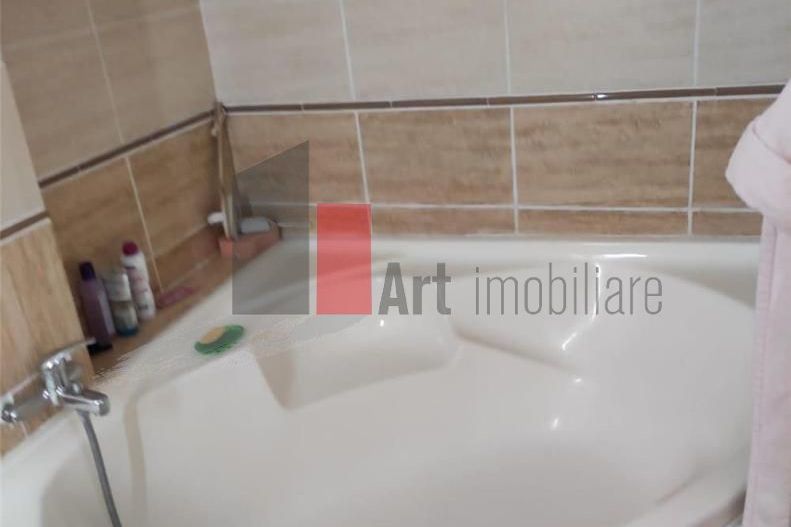 Apartament in vila la etajul 1 intre Romana si P-ta Victoriei - Poză 10