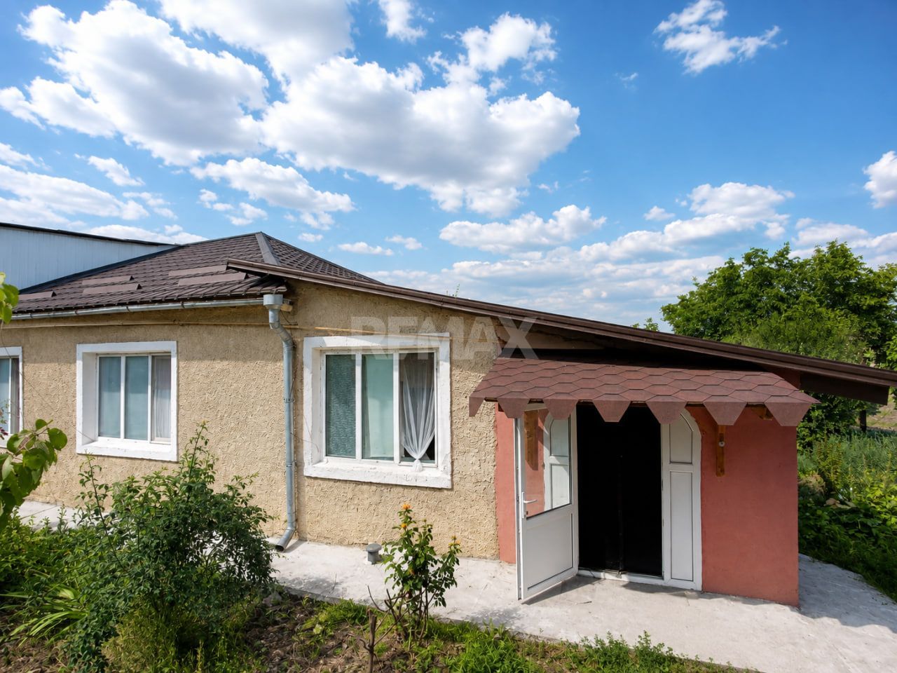 Strășeni.  Apartament la sol cu 3 dormitoare + living, teren și garaj. - Poză 4