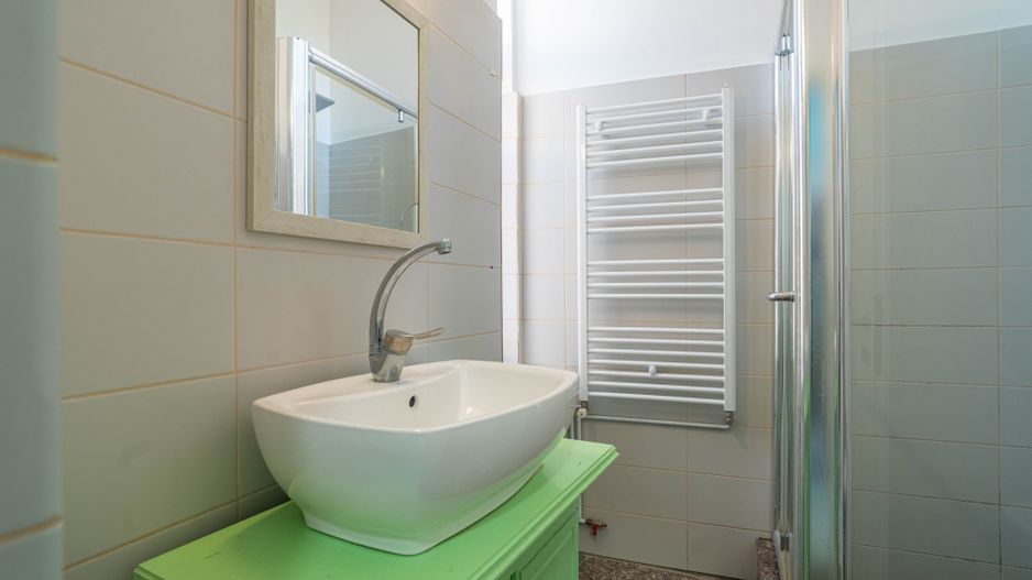 Apartament cu 1 cameră – Central, Arad | Renovat, mobilat și utilat - Poză 6