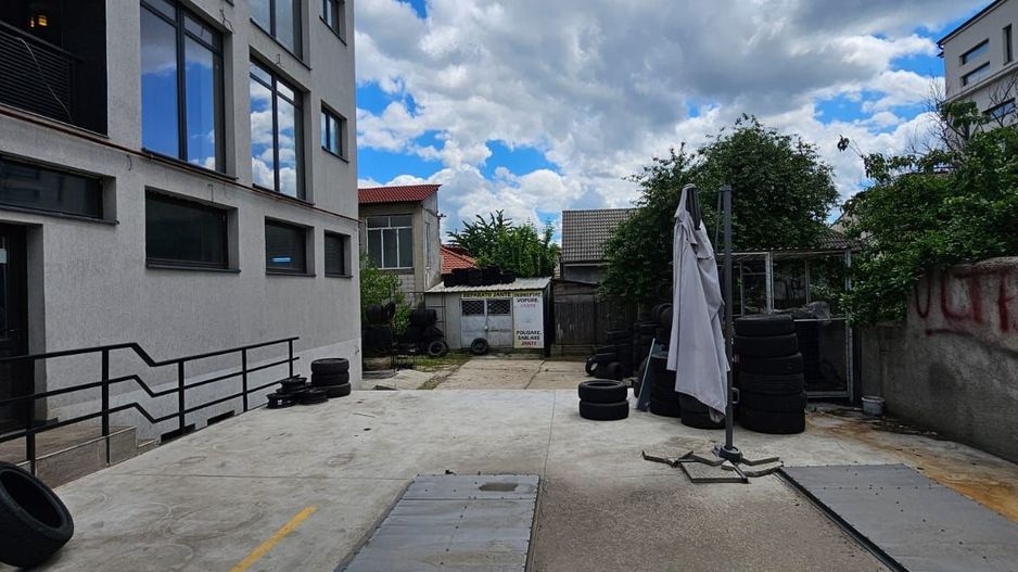 🏢 Clădire comercială de vânzare – zona Promenada / SIF, Craiova - Poză 1