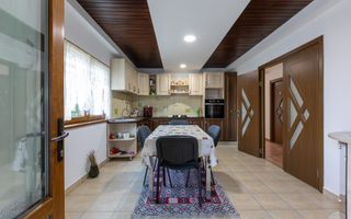 Casă/Vilă cu 4 camere, Buhuși - Poză 3