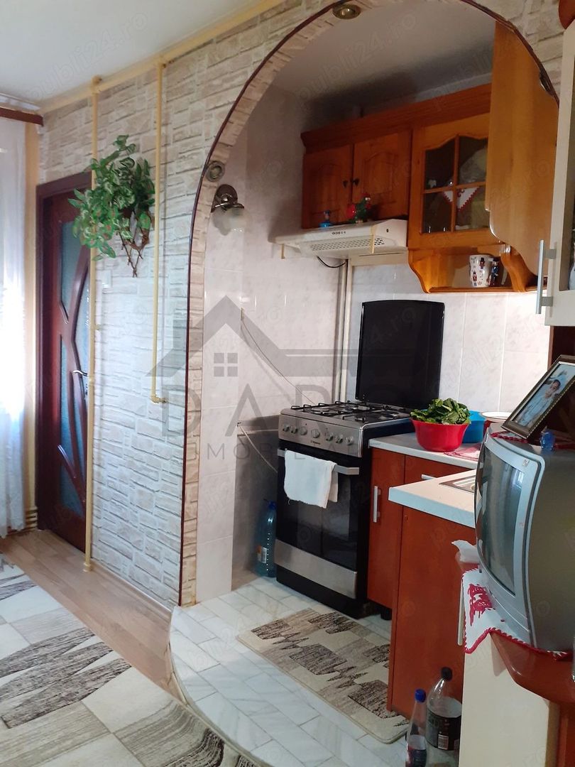 Apartament cu 3 camere de vanzare - Poză 1