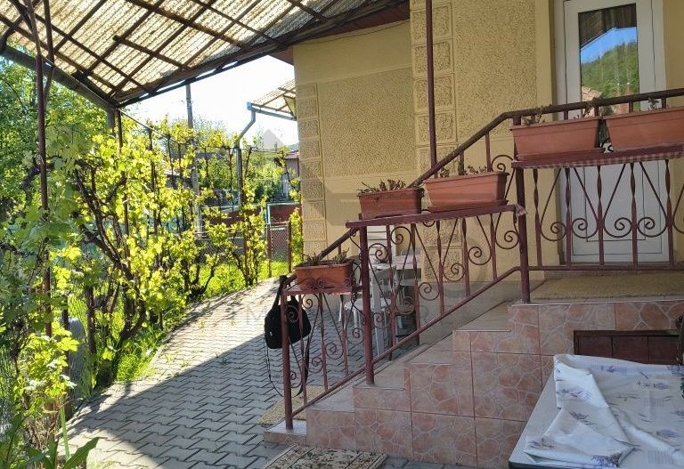 Casă de vânzare în Porumbeni – liniște, natură și confort, la doar ~20 minute de Târgu Mureș - Poză 3