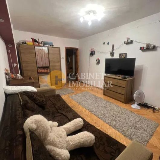 Pacurari-OMV Etaj Intermediar Apartament 2 camere decomandat 61mp - Poză 1