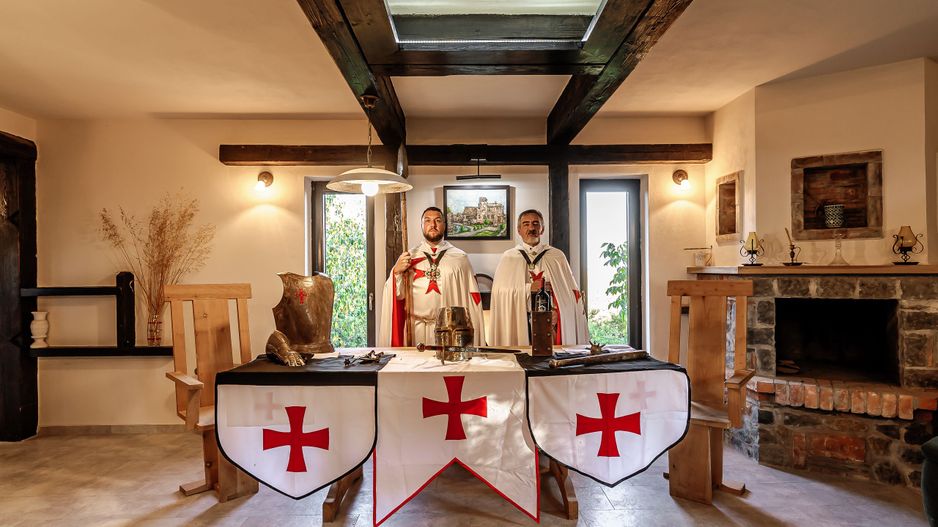 Refugiul Medieval în mijlocul Naturii. Deschide poarta către trecut! - Poză 11
