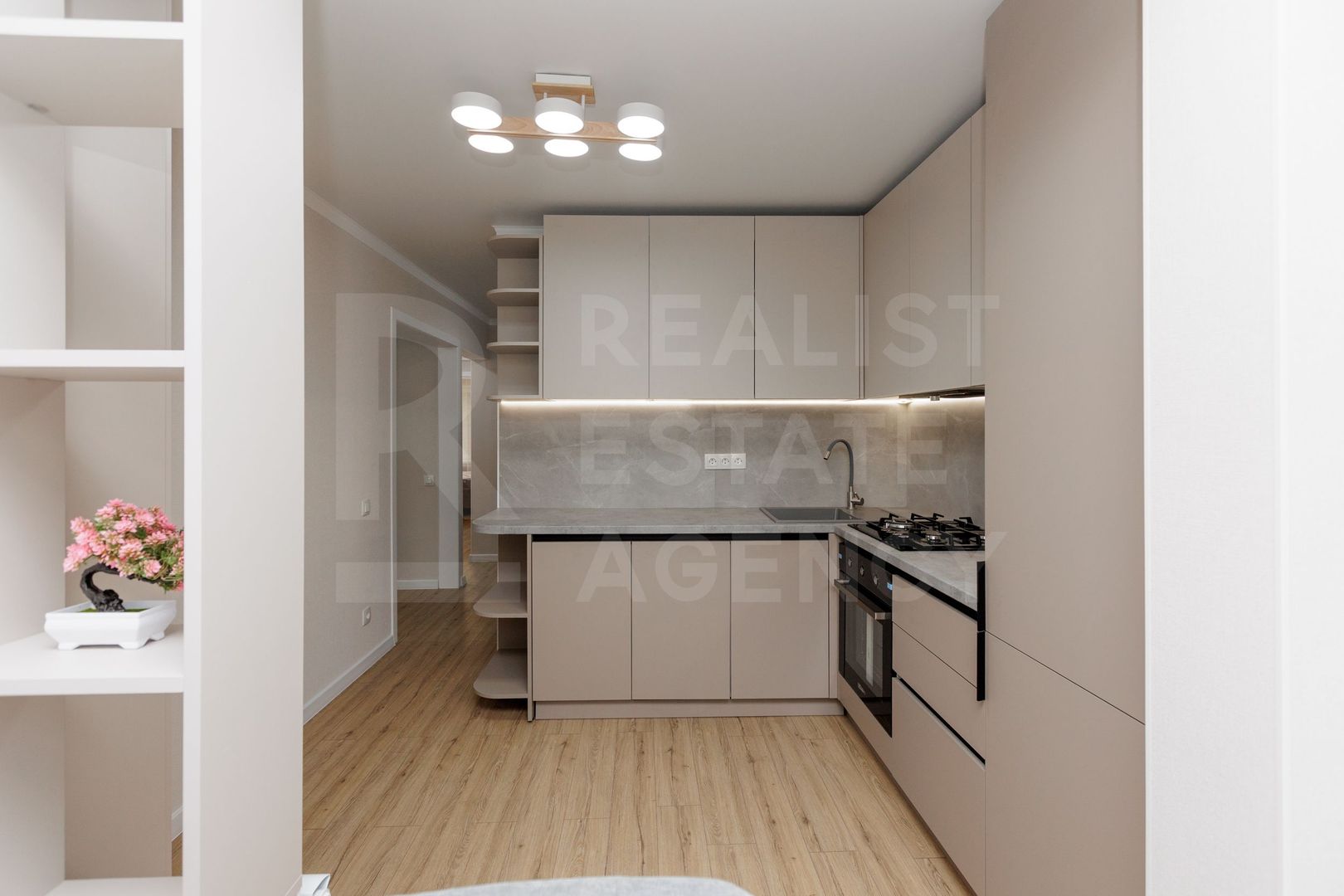 Vânzare, apartament, 3 camere, bd. Dacia, Botanica - Poză 1