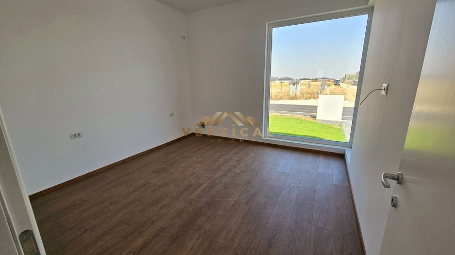 Casa parter cu 4 camere - comuna Berceni - Poză 12