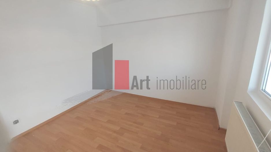 Vânzare apartament decomandat 3 camere cu centrală - Str. Baciului - Poză 22