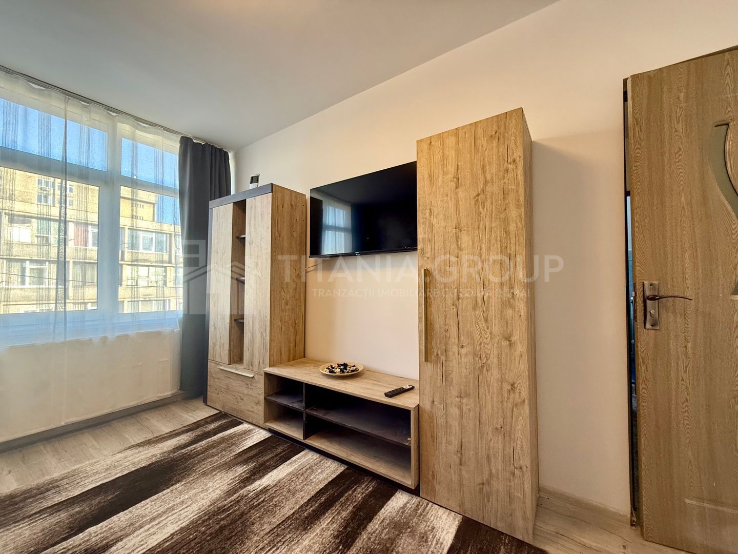 Garsoniera decomandata, etaj intermediar - Zona Tractorul, Coresi - Poză 3