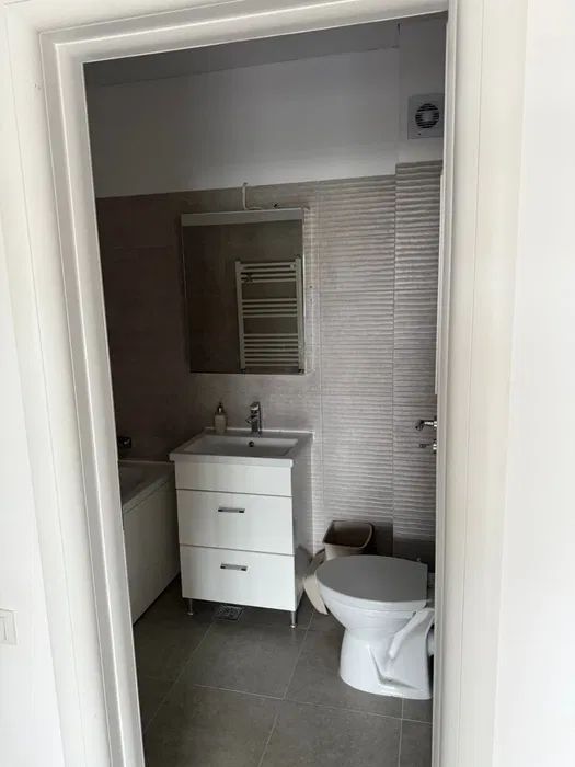 Apartament 3 camere cu curte si 2 parcari subterane zona titan - Poză 3