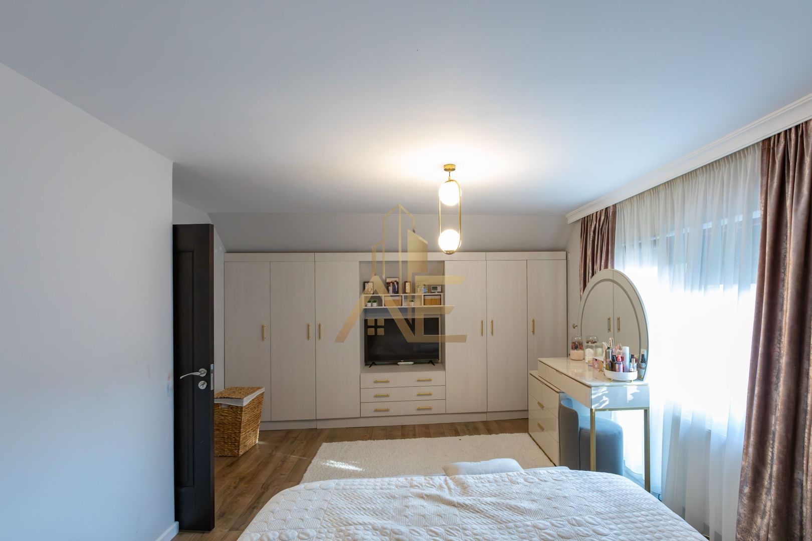 Casă superbă pentru familie în Lilieci – 133 mp utili, 500 mp teren - Poză 33