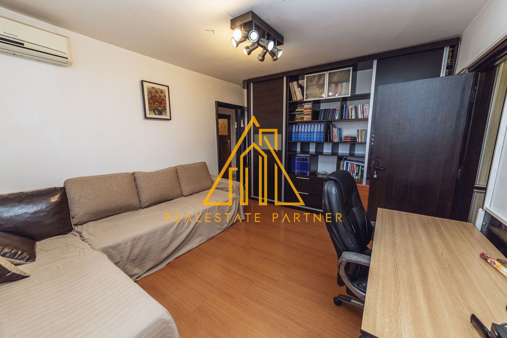 Apartament 3 camere semidecomandat – Berceni, Sector 4, aproape de Sun Plaza - Poză 3