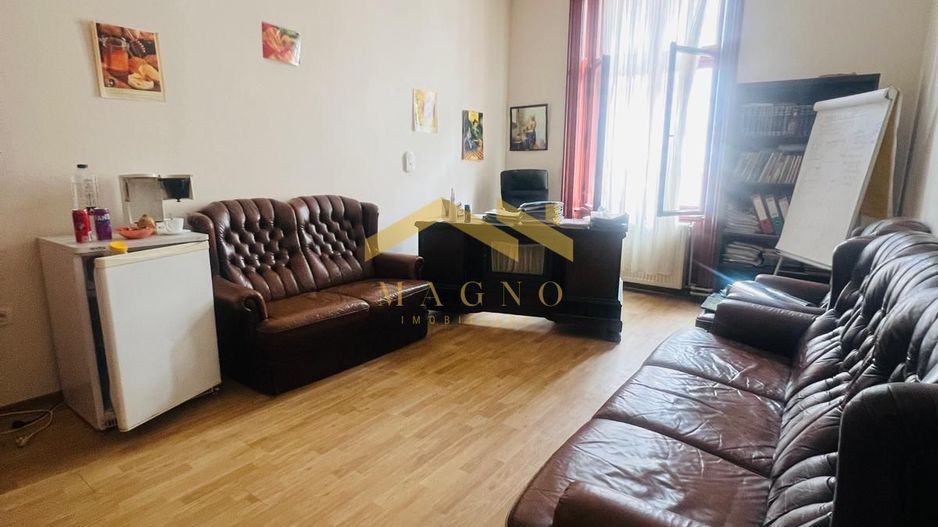 Apartament (pretabil pentru Birou ,Cabinet etc.) de vanzare in centru. - Poză 4