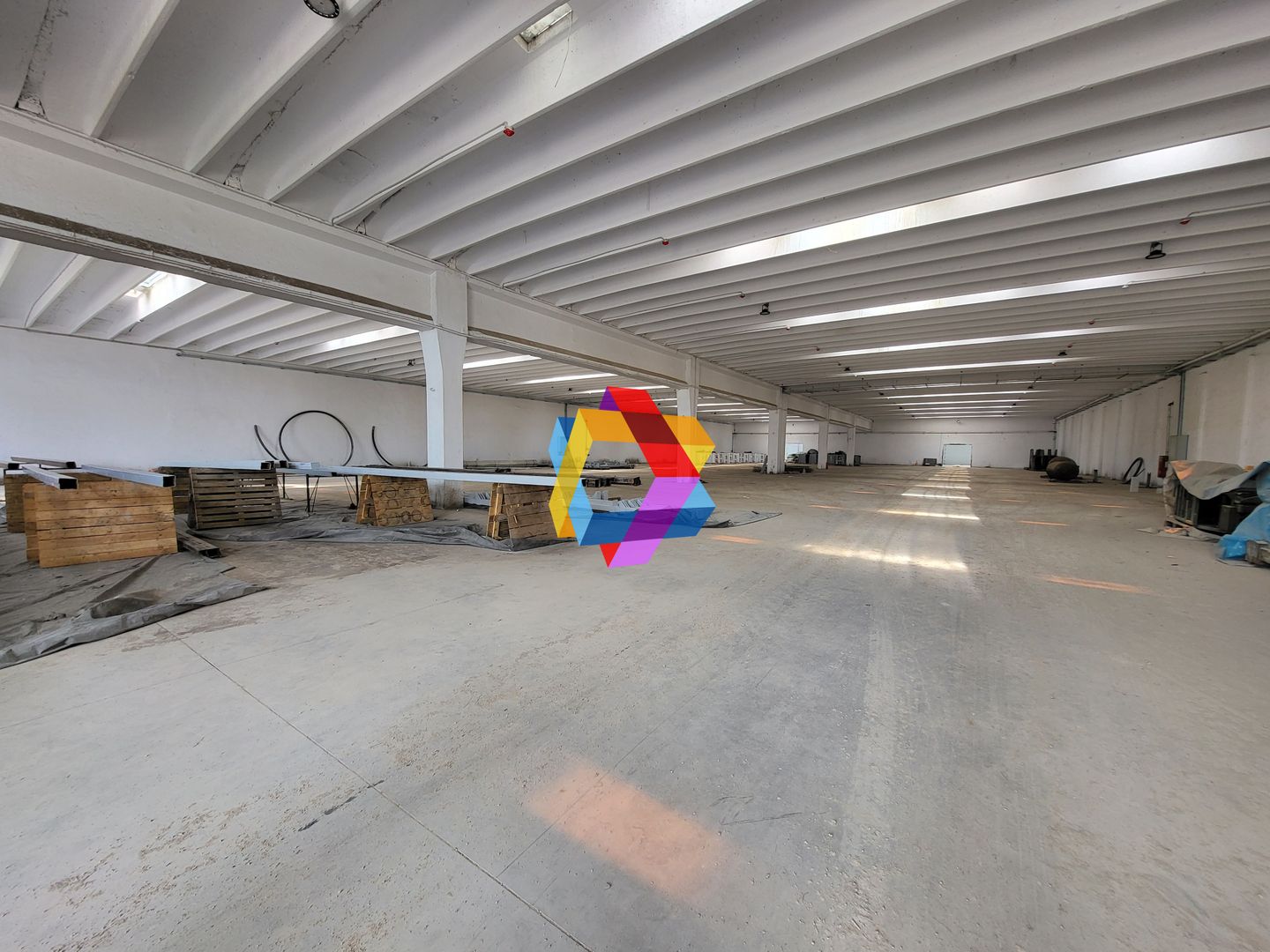 Spatiu comercial 1300 mp  # plus-imo.ro - Poză 1