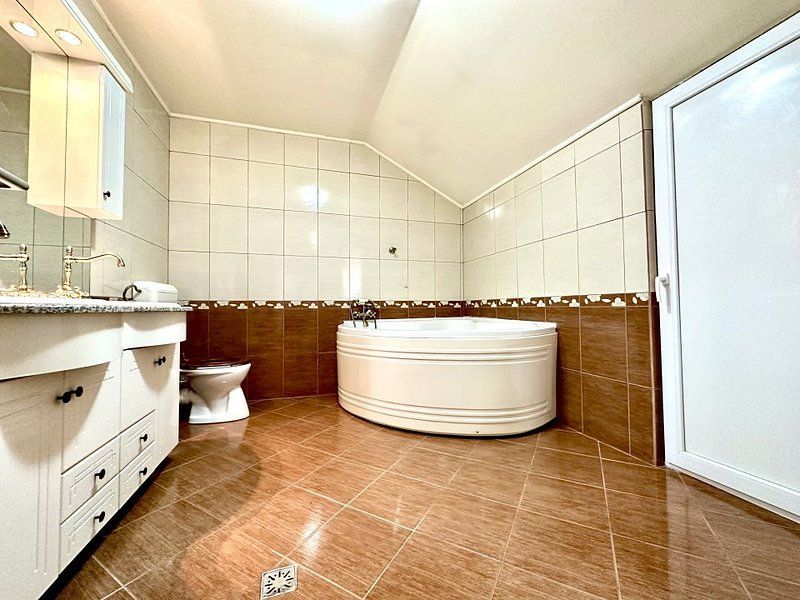 Casa la intrare în Ghiroda - Poză 33