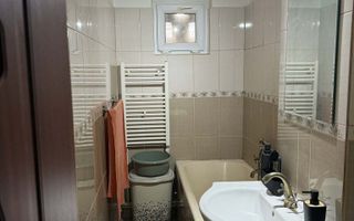 Apartament cu 3 camere- Craiovita Noua - Poză 5