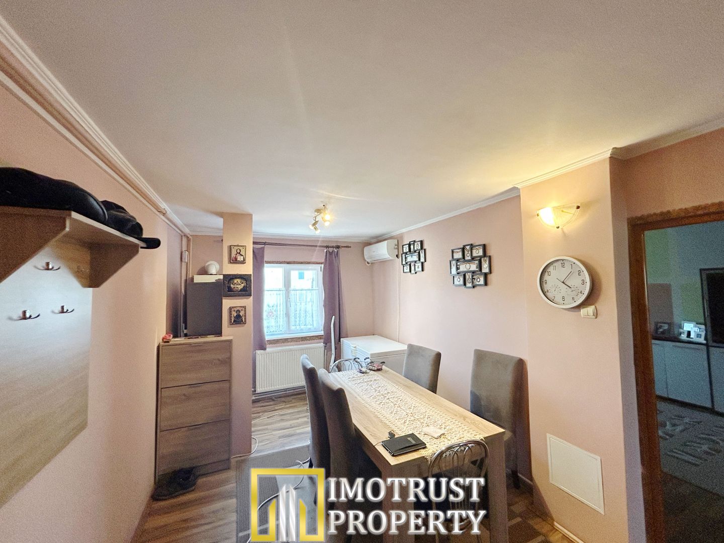 De vanzare apartament 3 camere/ Aradul Nou - Poză 1