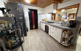 Casă de  vânzare cu vedere panoramică - Poză 7