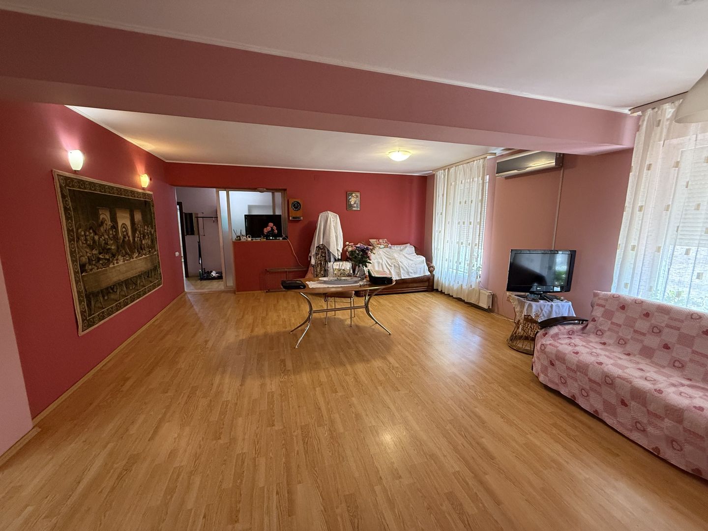 Vila P+1 cu terasă 255 mp + garaj 22,5 mp si teren 417 mp-Berceni ! - Poză 6