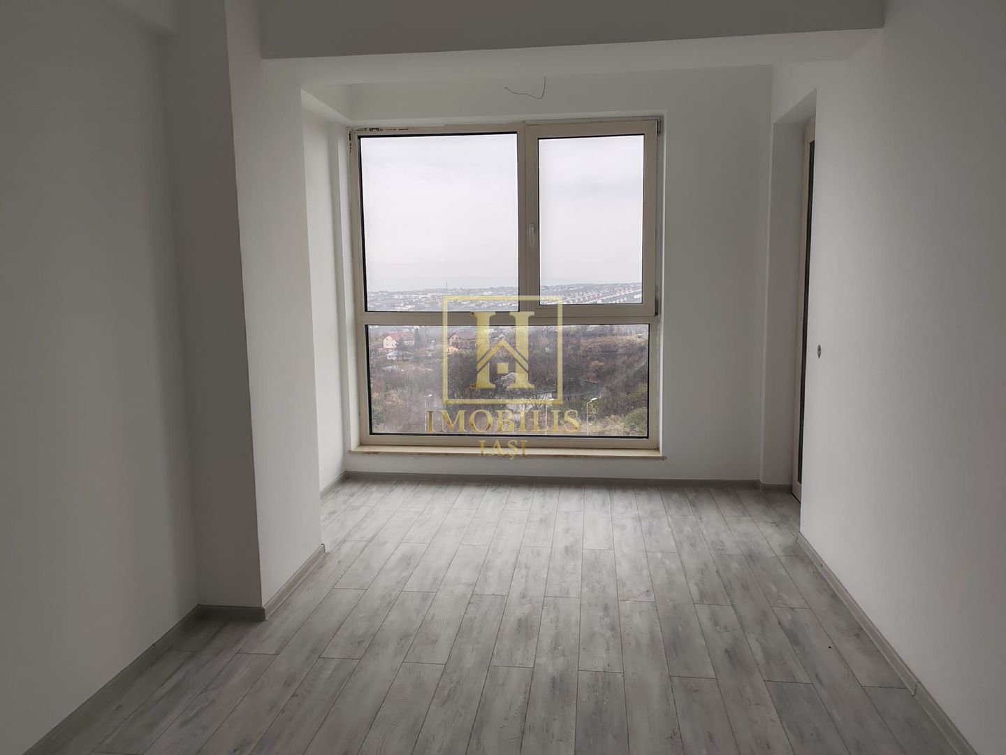 MUTARE IMEDIATA! Apartament 2 camere, Dec., 68mp-Copou - Poză 3