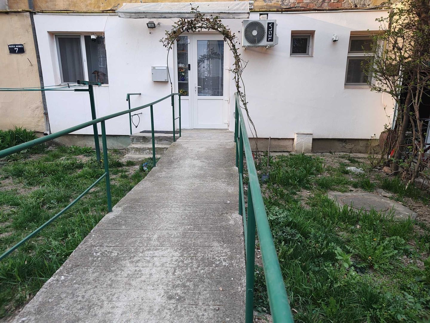 BRASADAS vinde ap 2 cam 31 mp. la PARTER in Micro 14. - Poză 1