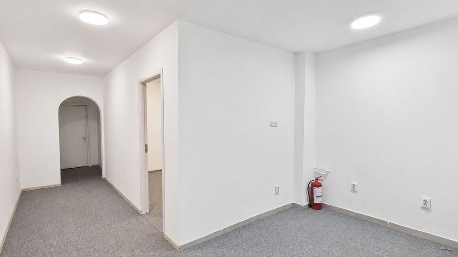Spatiu comercial/birou 32 mp parter Tatarasi 56000 euro - Poză 2
