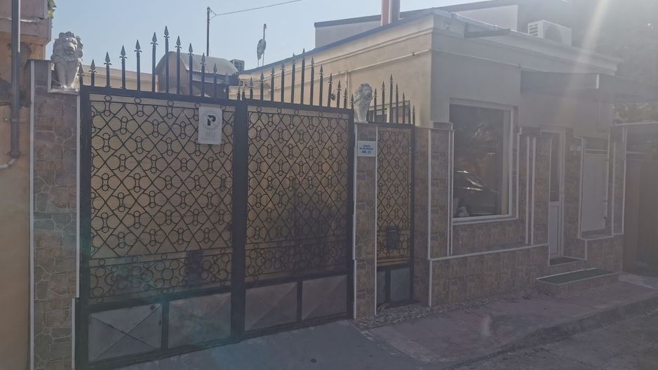 De vanzare Casa individuala curte proprie, Auchan Vitan, sector 3 - Poză 8